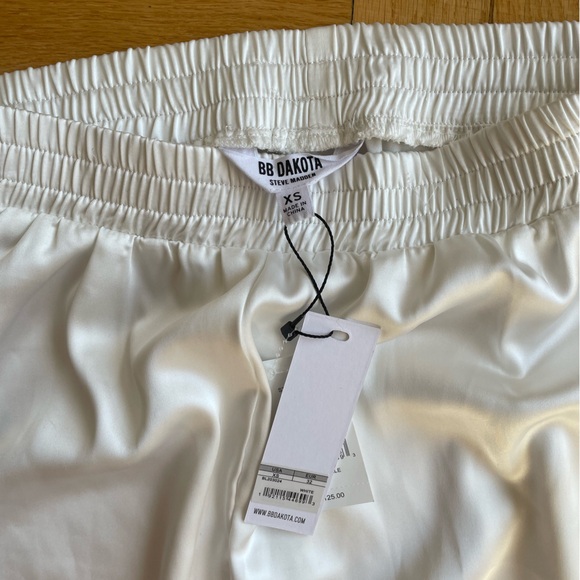 BB Dakota by Steve Madden Jogger Pants - Picture 4 of 4